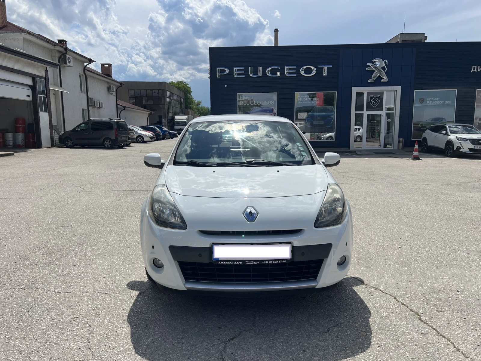 Renault Clio 1.6i автоматик, снимка 2 - Автомобили и джипове - 54953757