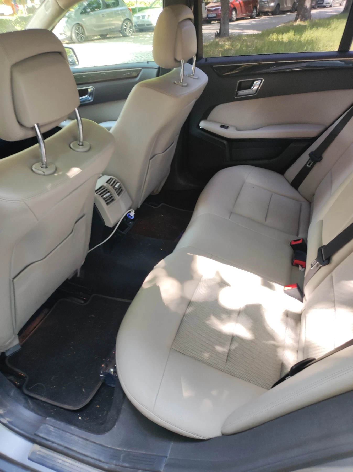 Mercedes-Benz E 350 4matik, снимка 7 - Автомобили и джипове - 55133991