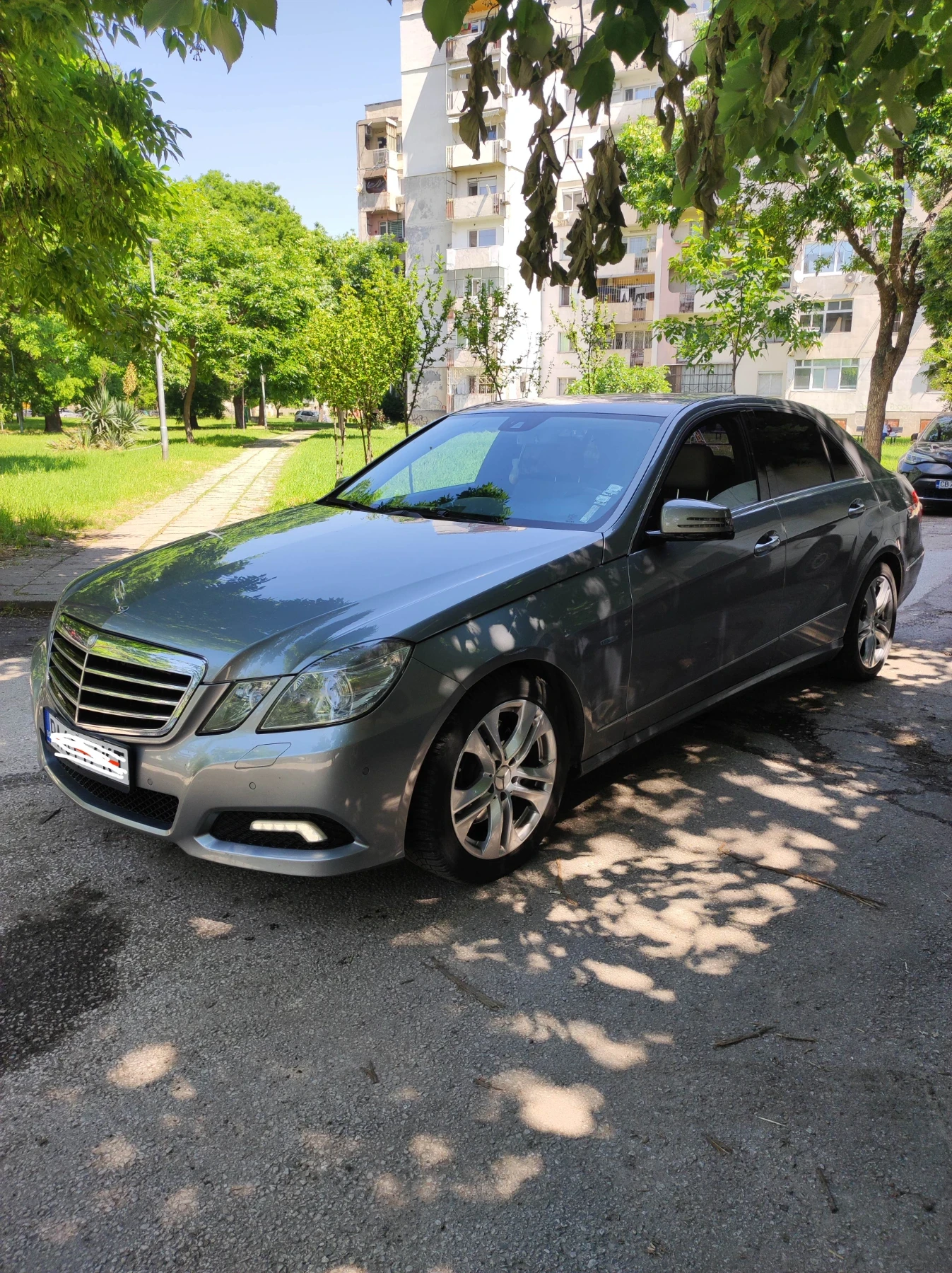 Mercedes-Benz E 350 4matik, снимка 2 - Автомобили и джипове - 55133991