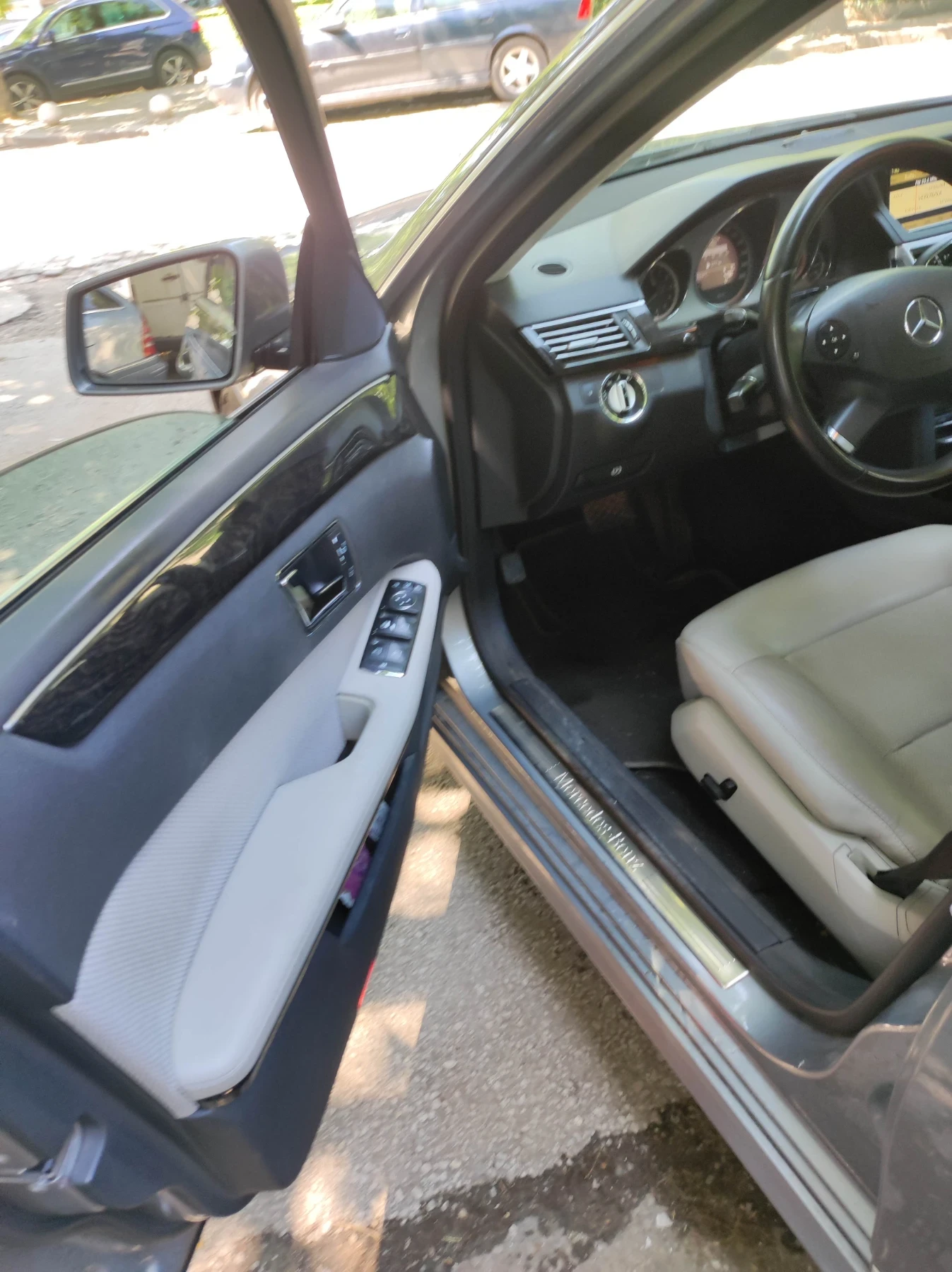 Mercedes-Benz E 350 4matik, снимка 5 - Автомобили и джипове - 55133991
