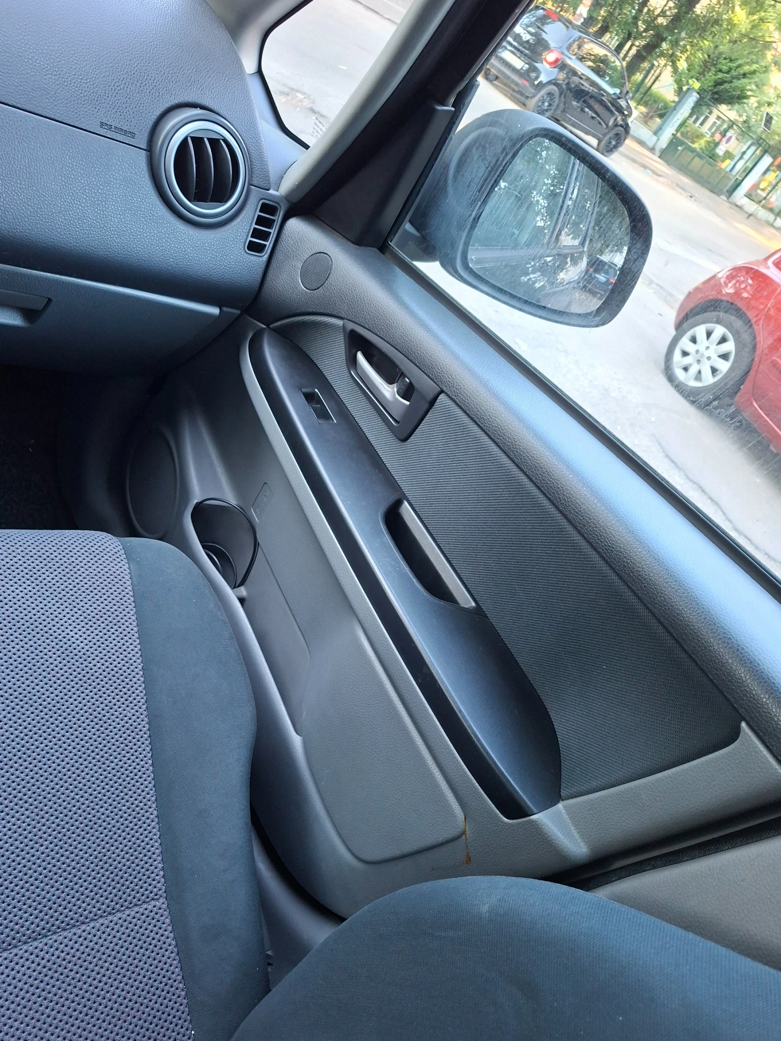 Suzuki SX4, снимка 14 - Автомобили и джипове - 55772883