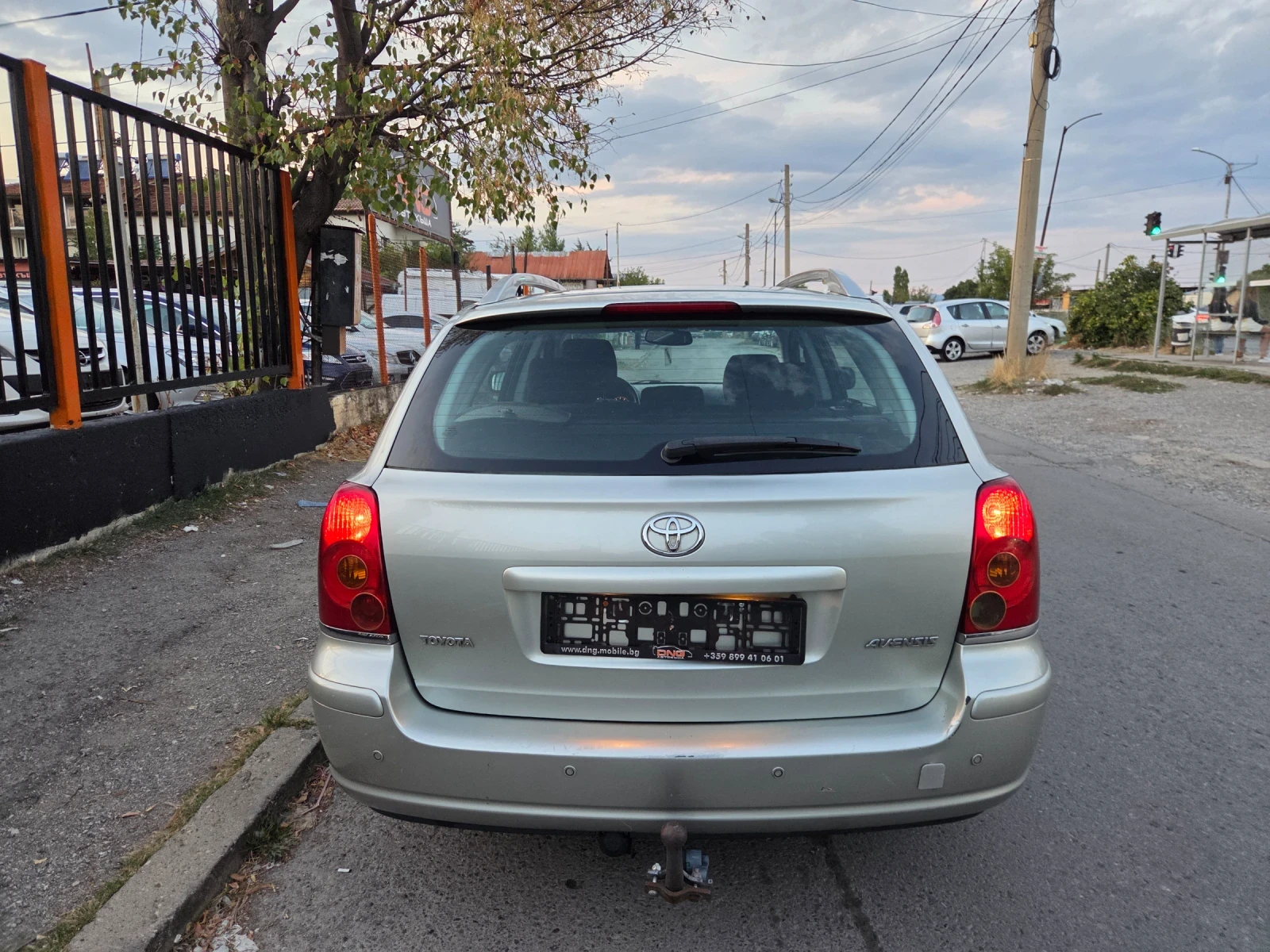 Toyota Avensis 2, 000VVT-I EURO4, снимка 6 - Автомобили и джипове - 56046433