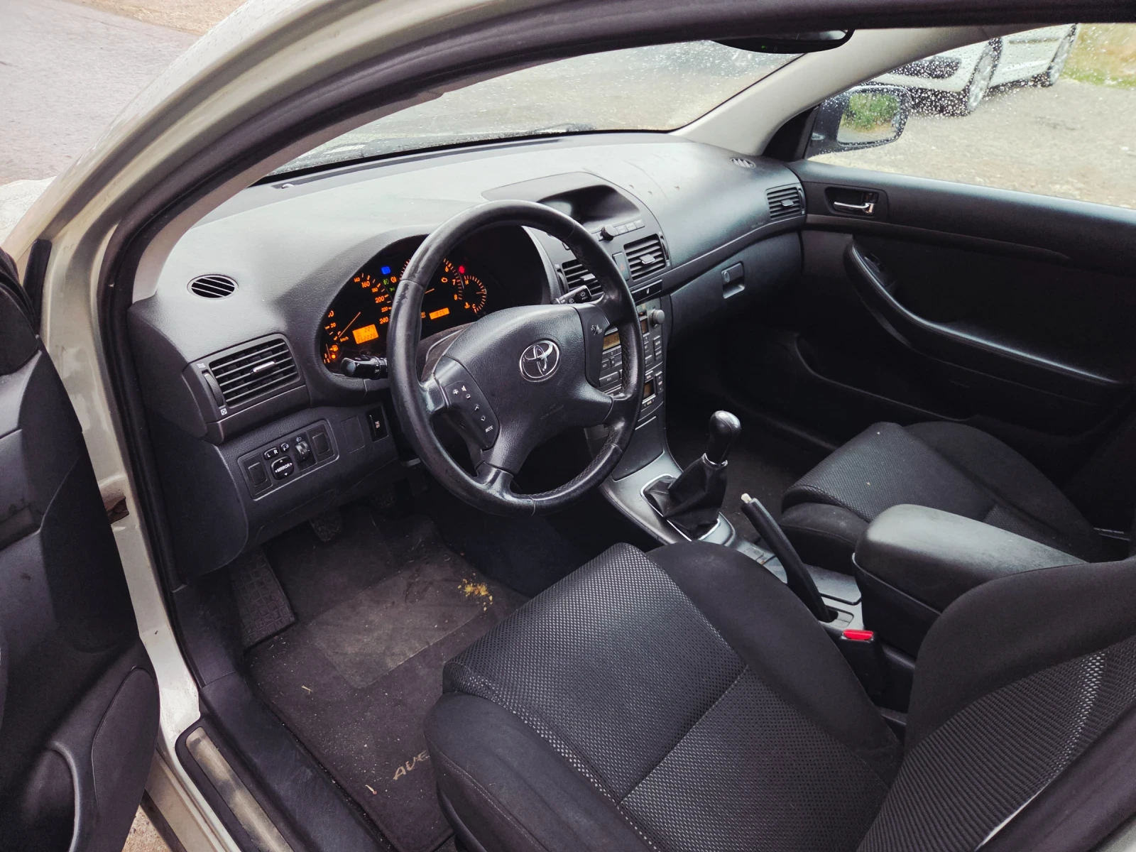 Toyota Avensis 2, 000VVT-I EURO4, снимка 8 - Автомобили и джипове - 56046433