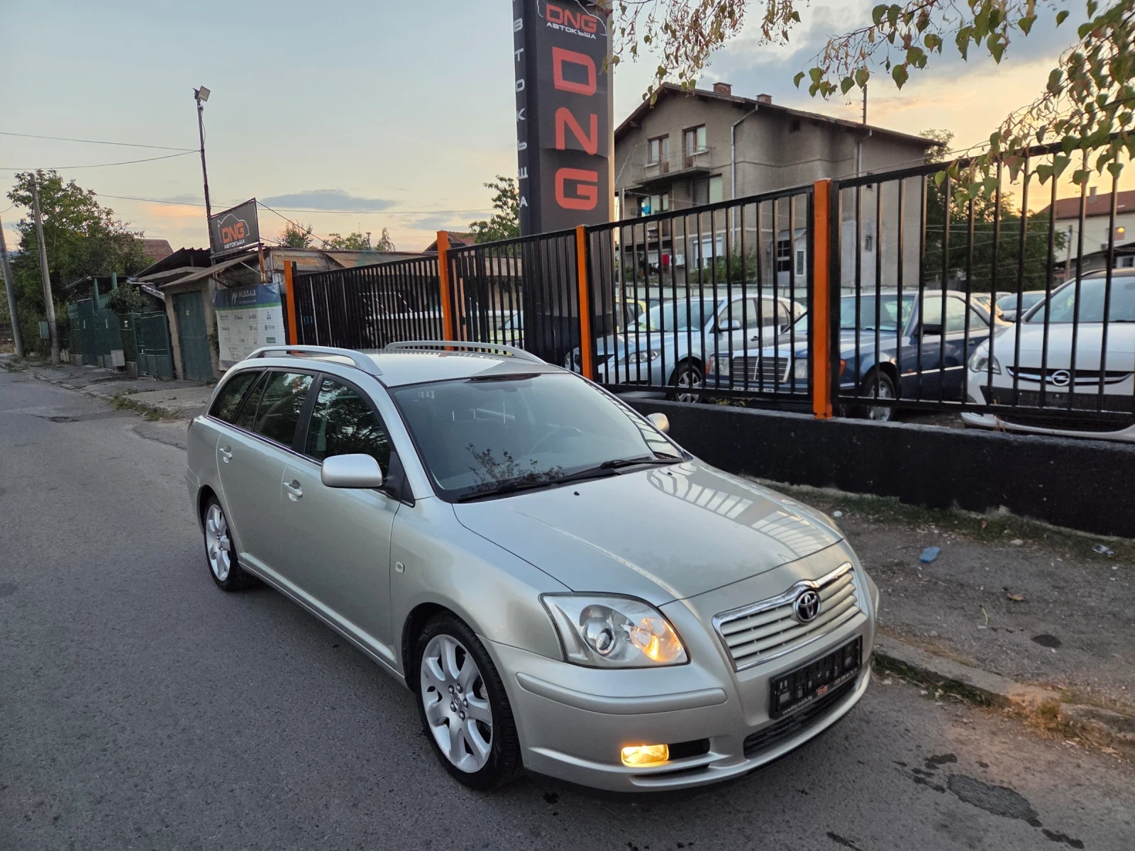 Toyota Avensis 2, 000VVT-I EURO4, снимка 2 - Автомобили и джипове - 56046433