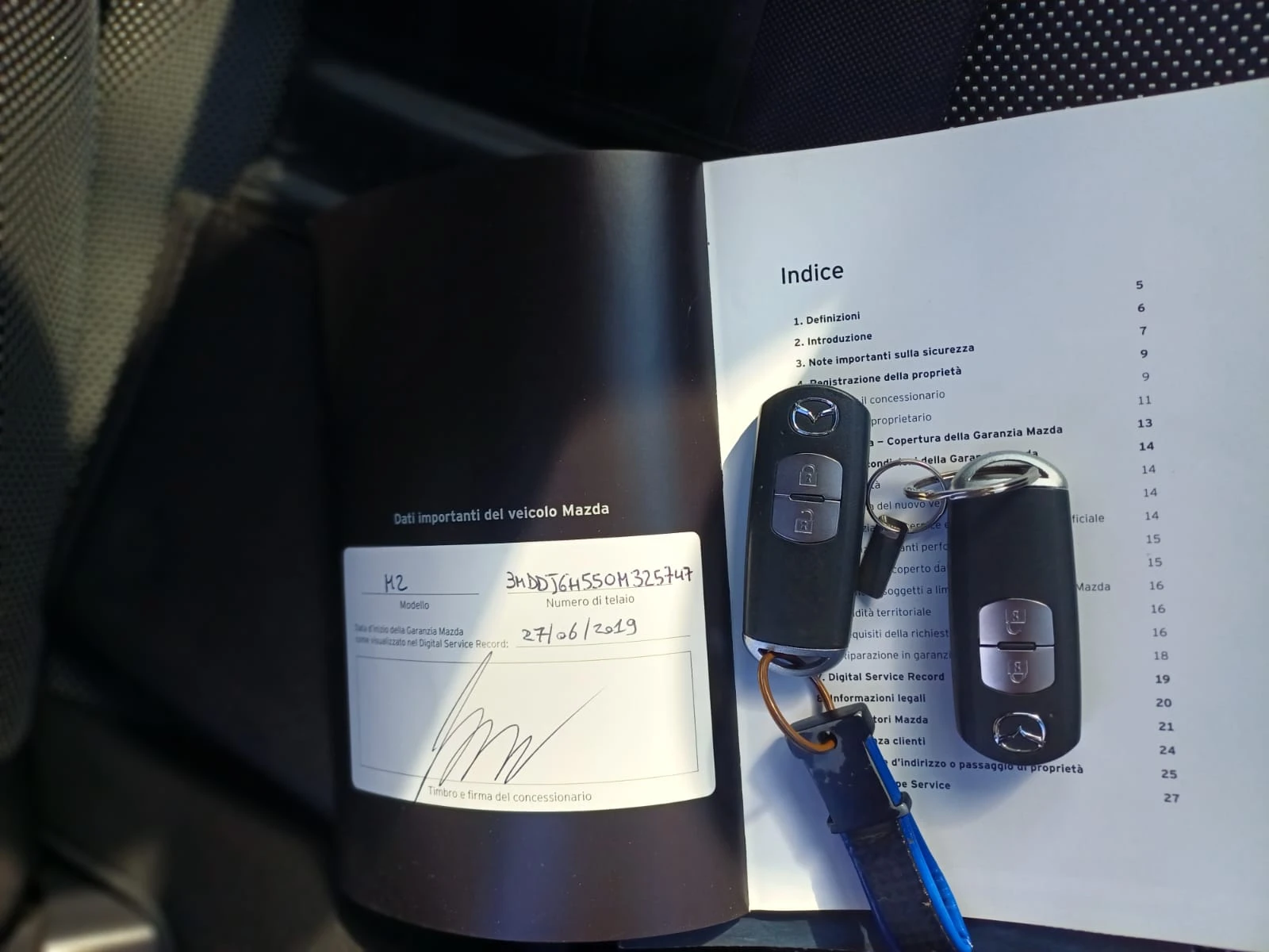 Mazda 2 1.5 Benzin Skyactiv-G , снимка 14 - Автомобили и джипове - 56113555