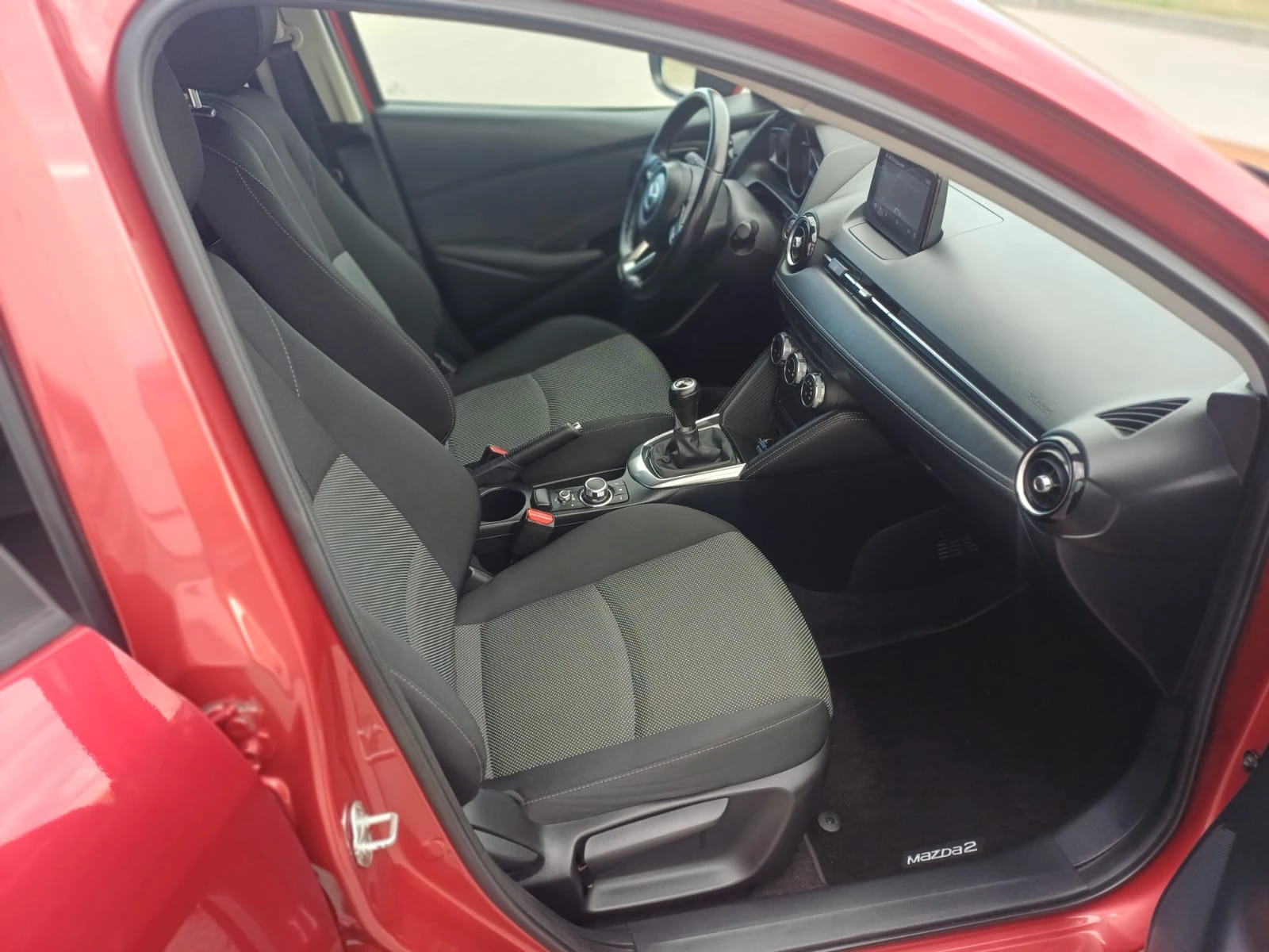Mazda 2 1.5 Benzin Skyactiv-G , снимка 11 - Автомобили и джипове - 56113555