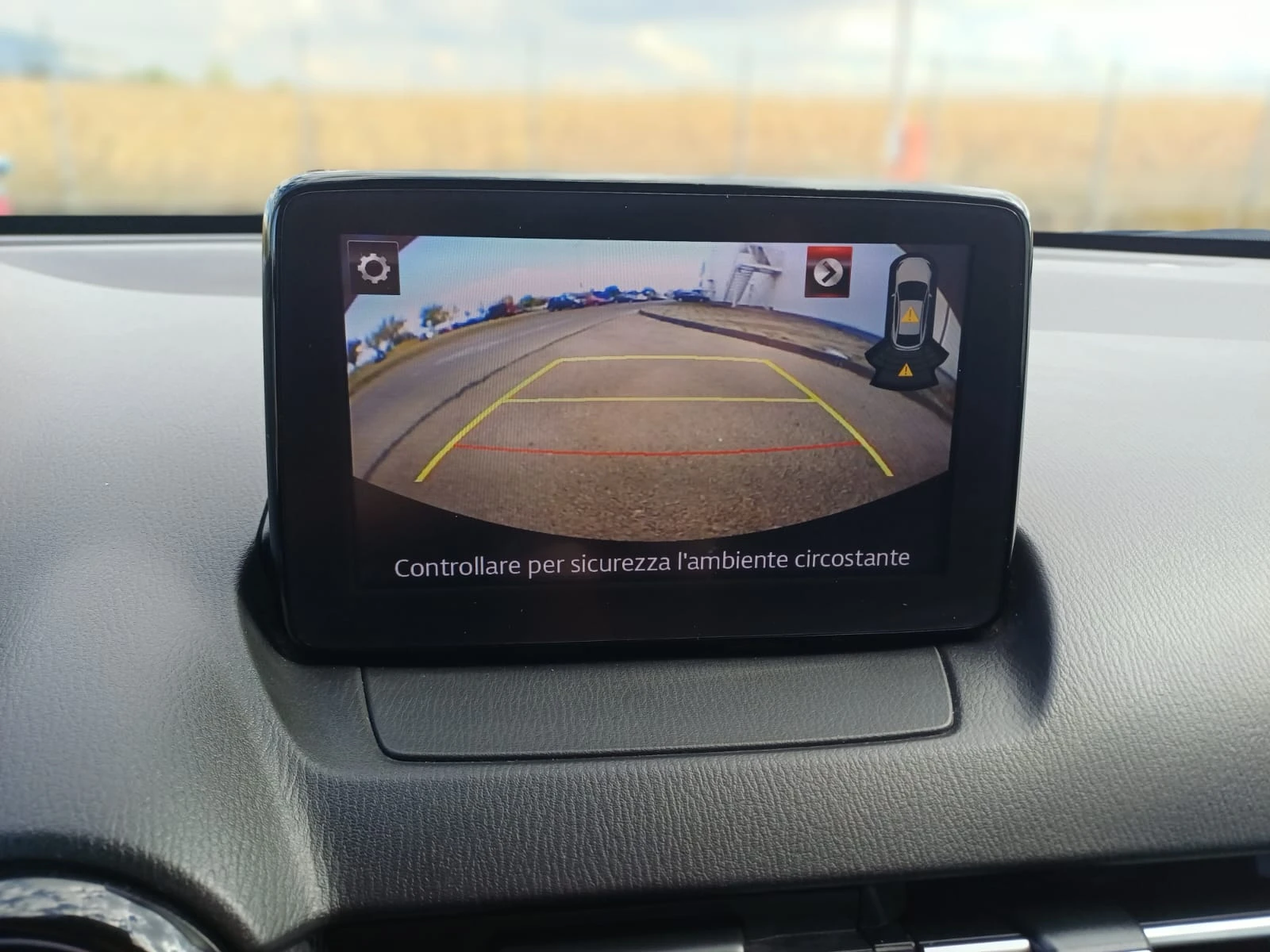 Mazda 2 1.5 Benzin Skyactiv-G , снимка 13 - Автомобили и джипове - 56113555