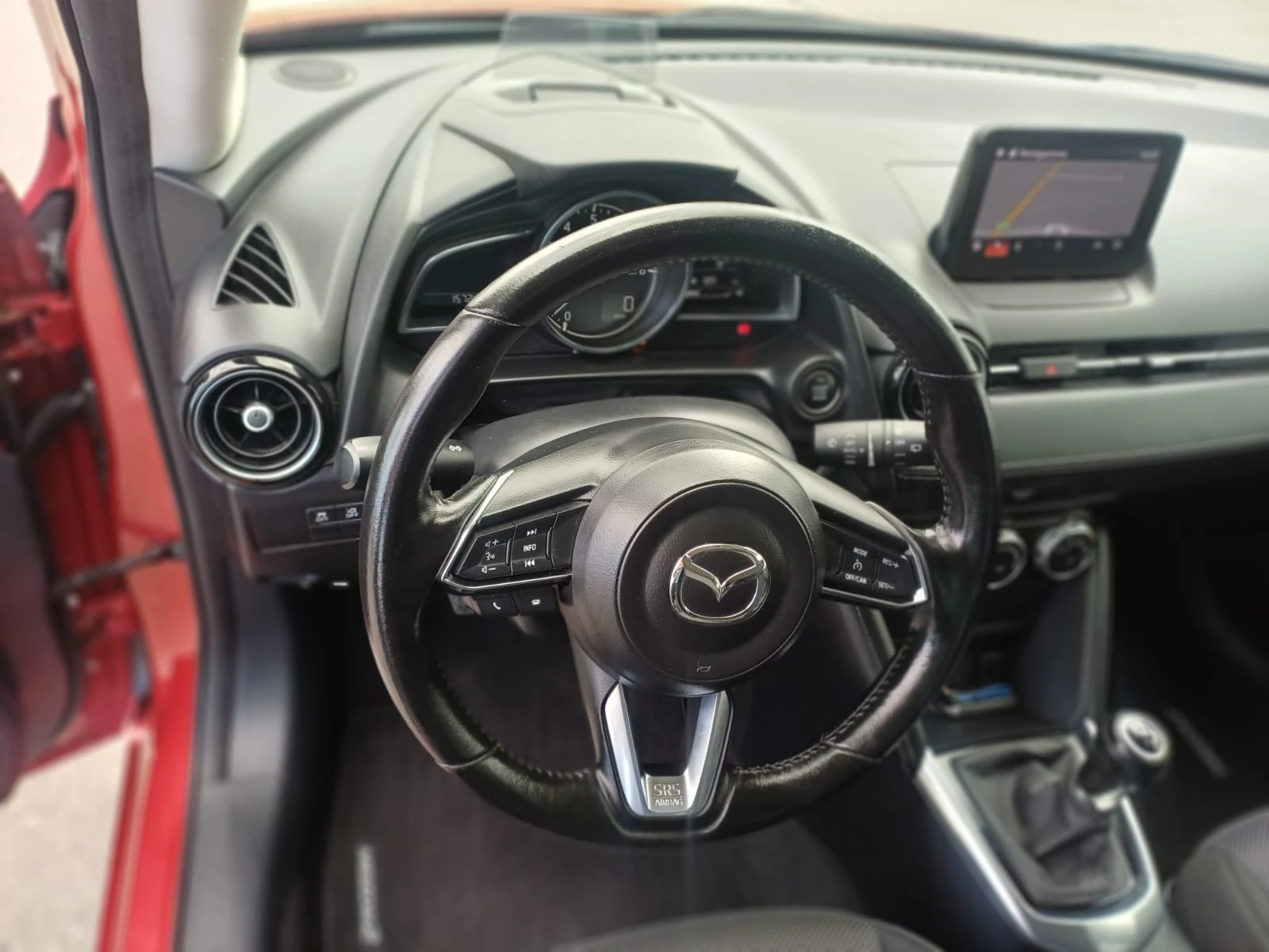 Mazda 2 1.5 Benzin Skyactiv-G , снимка 8 - Автомобили и джипове - 56113555