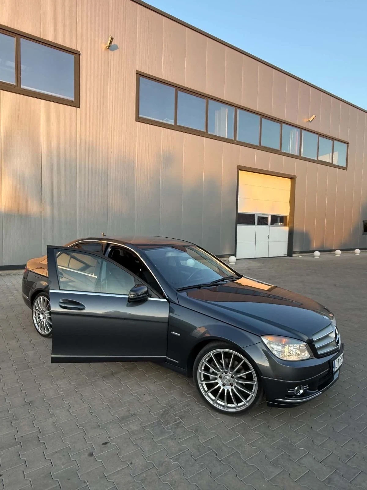 Mercedes-Benz C 220, снимка 8 - Автомобили и джипове - 56311195