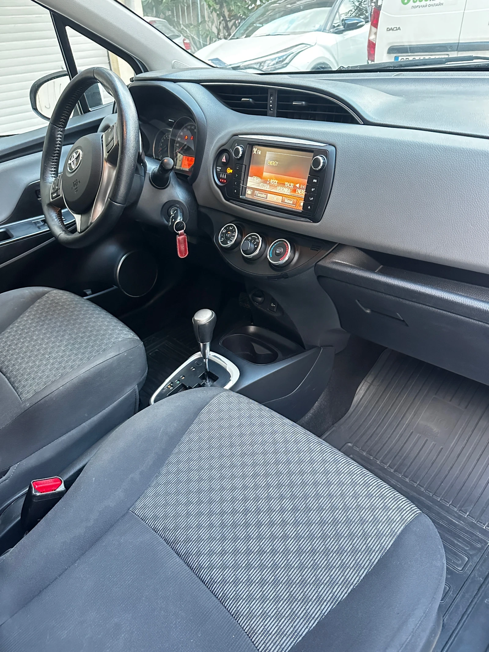 Toyota Yaris, снимка 9 - Автомобили и джипове - 56442920