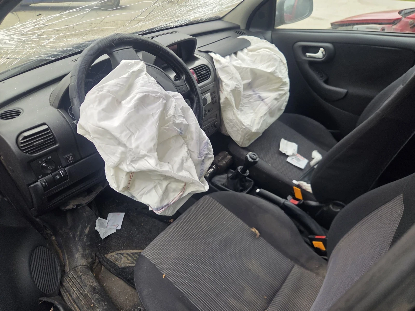 Opel Corsa 1.4 Twinport, снимка 6 - Автомобили и джипове - 56662303