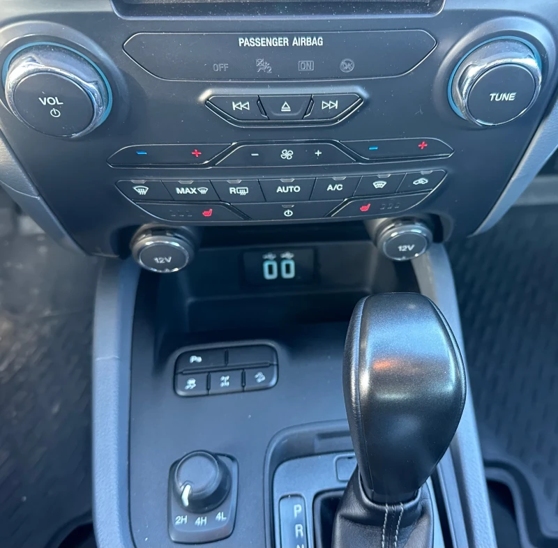 Ford Ranger Black Edition 3.2 TDCI Automatik , снимка 16 - Автомобили и джипове - 51908186