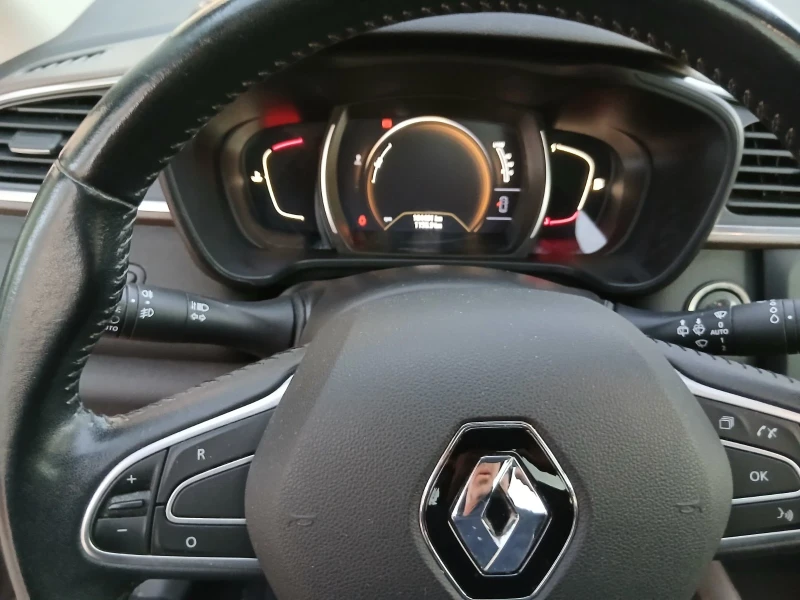 Renault Kadjar 1.6DCI 4x4, снимка 9 - Автомобили и джипове - 52598106