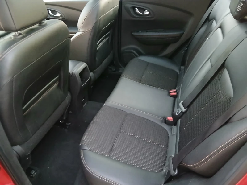 Renault Kadjar 1.6DCI 4x4, снимка 7 - Автомобили и джипове - 52598106