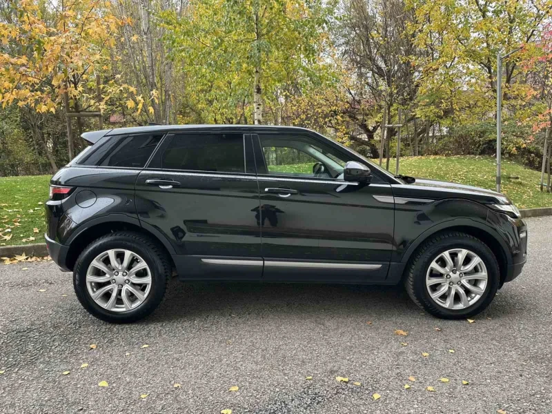 Land Rover Evoque 2.0D / 4x4 , снимка 8 - Автомобили и джипове - 52341501