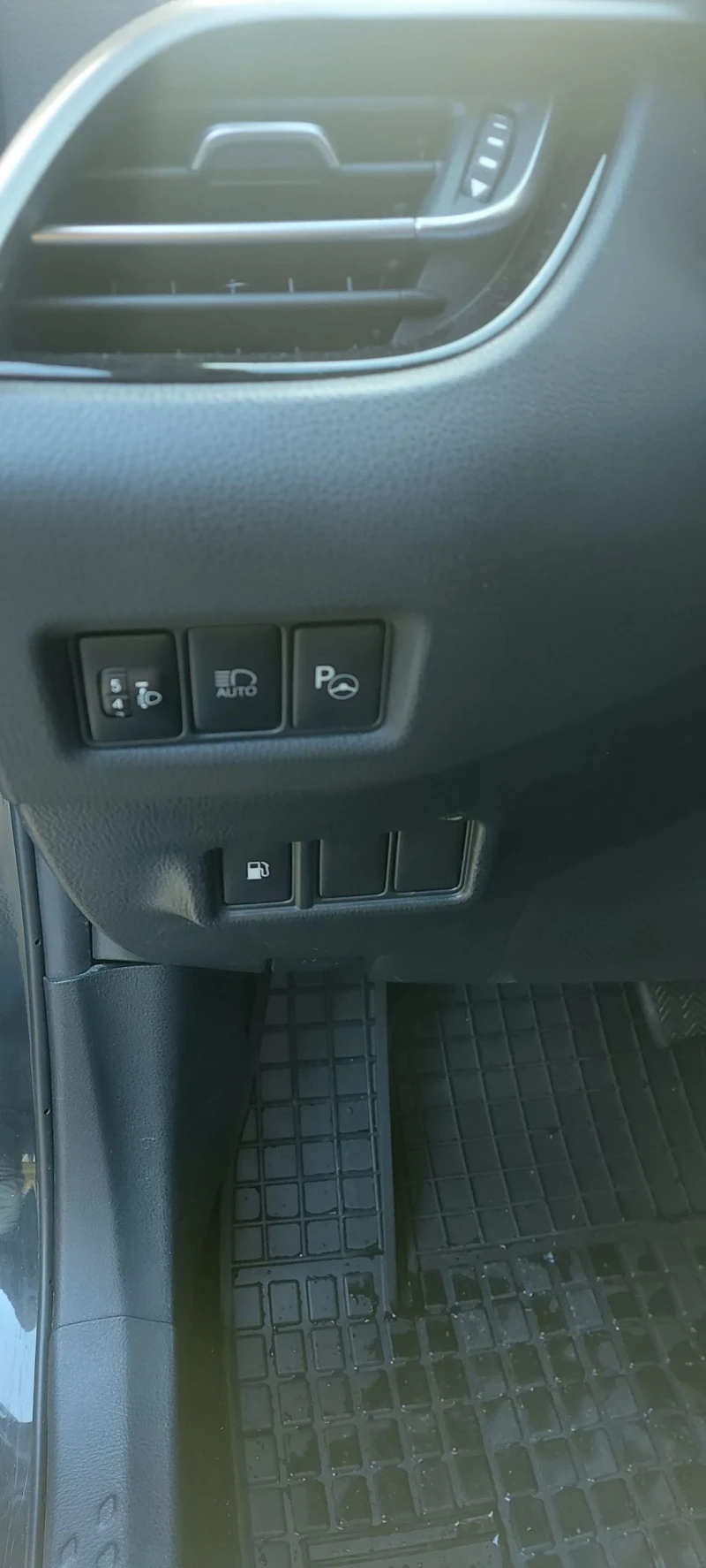 Toyota C-HR 1.8 Hybrid в гаранция, снимка 16 - Автомобили и джипове - 52372632