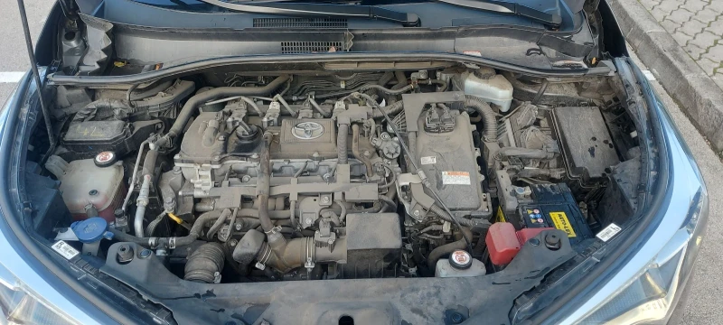 Toyota C-HR 1.8 Hybrid в гаранция, снимка 9 - Автомобили и джипове - 52372632