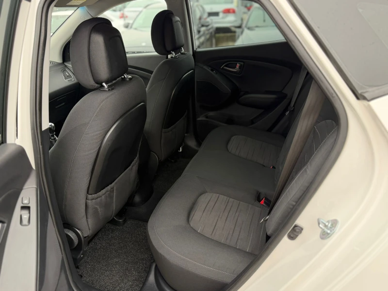 Hyundai IX35 1.7 дизел Италия, снимка 13 - Автомобили и джипове - 53131911