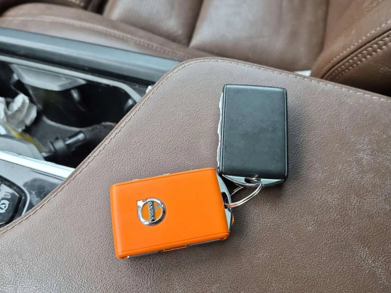 Volvo Xc90 INSCRIPTION/Bowers &Wilkins/360/DIS/PANO/ОБДУХНАНЕ - изображение 8