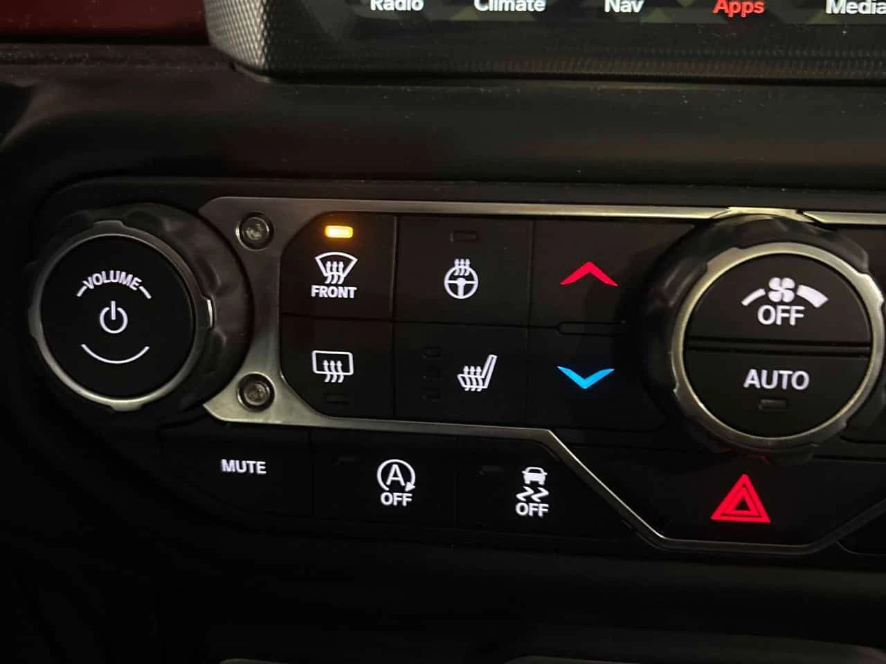 Jeep Wrangler * Rubicon * CARFAX * Подгреви* Два ключа* , снимка 16 - Автомобили и джипове - 53819894