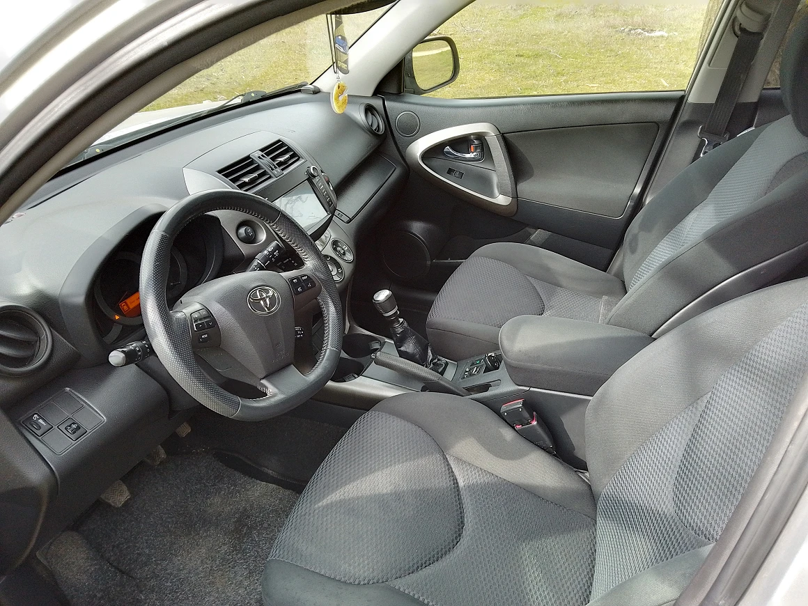 Toyota Rav4, снимка 6 - Автомобили и джипове - 54058443