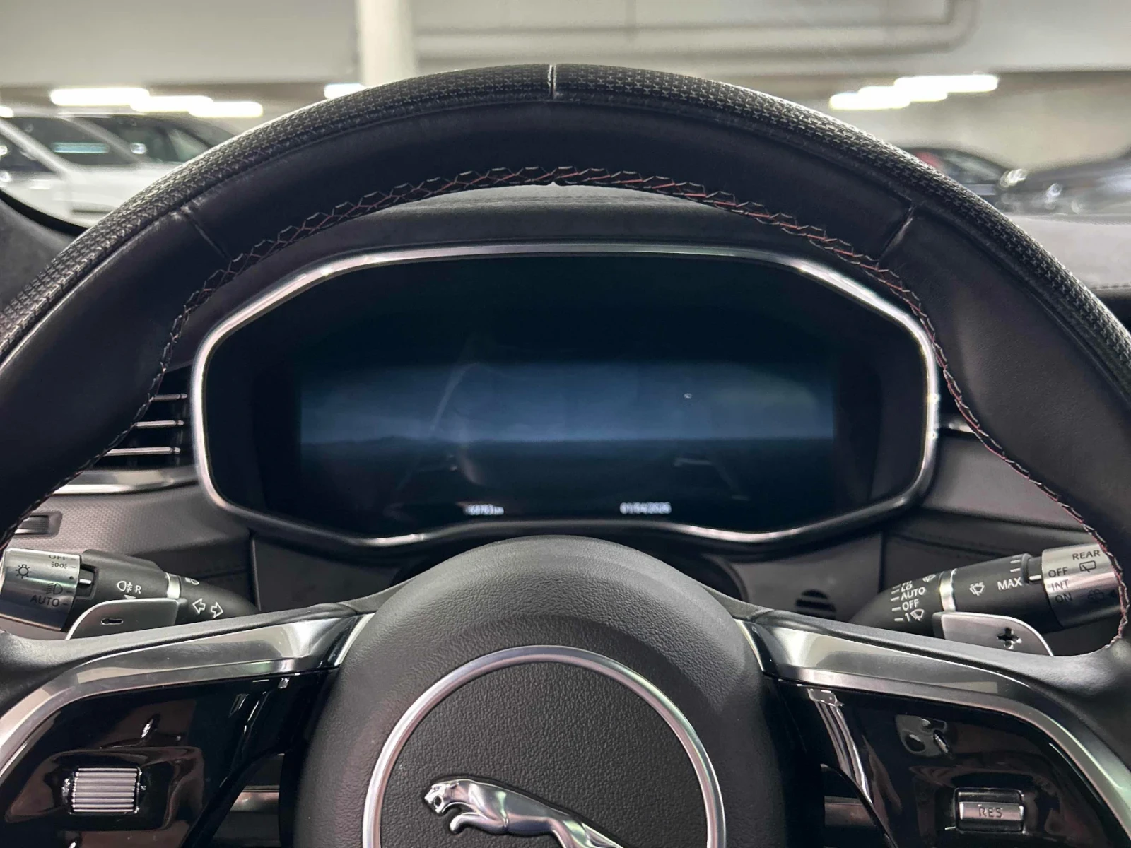 Jaguar F-PACE P550 SVR * CAR FAX * ЦЕНА ДО БГ , снимка 8 - Автомобили и джипове - 54067491