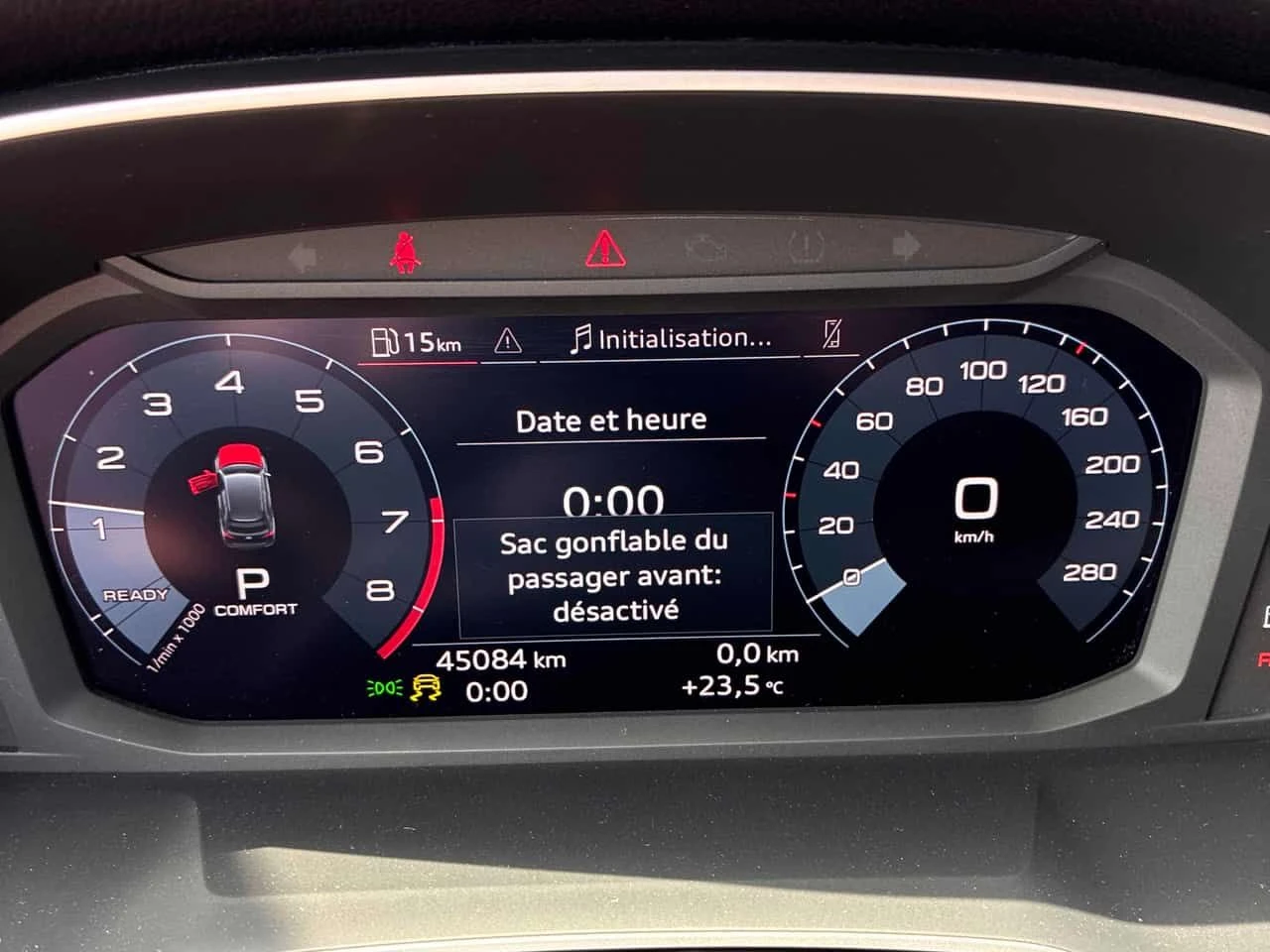 Audi Q3 Progressiv / DISTRONIC / LED /CARFAX , снимка 8 - Автомобили и джипове - 55538452