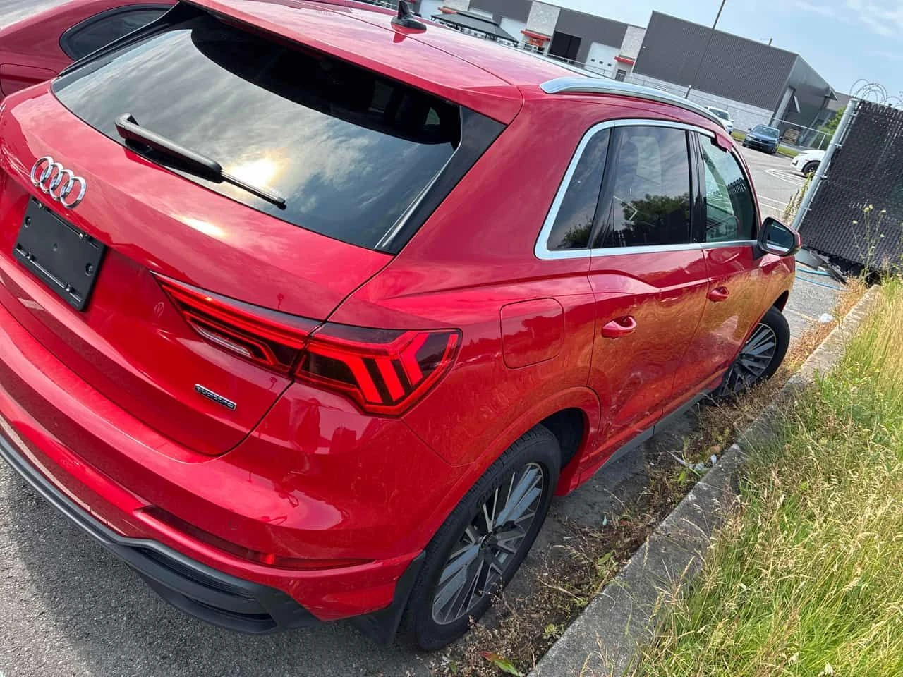 Audi Q3 Progressiv / DISTRONIC / LED /CARFAX , снимка 3 - Автомобили и джипове - 55538452