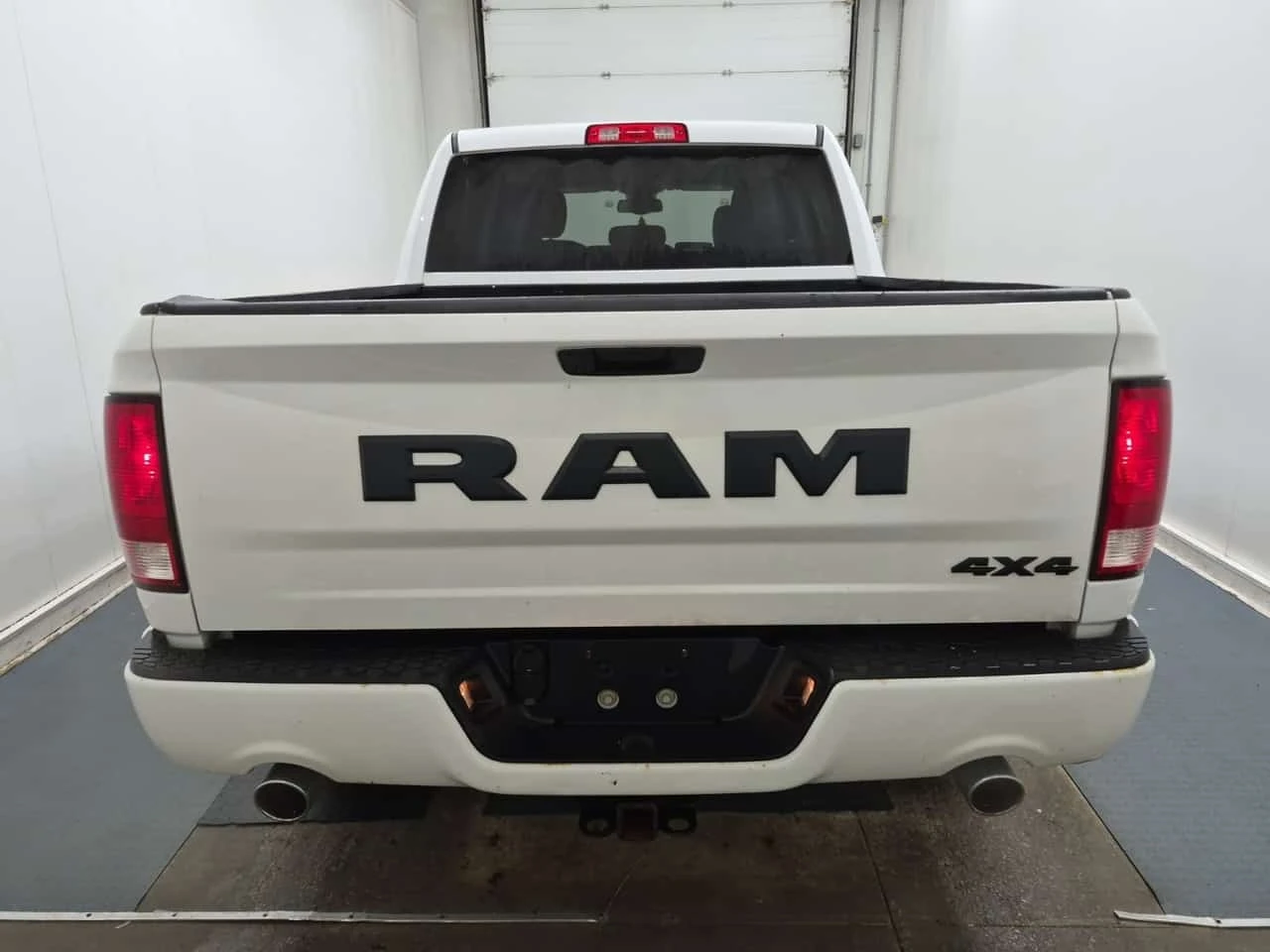 Dodge RAM 1500 * EXPRESS CREW CAB SHORT BED * CARFAX *  | Mobile.bg � ����������� 16