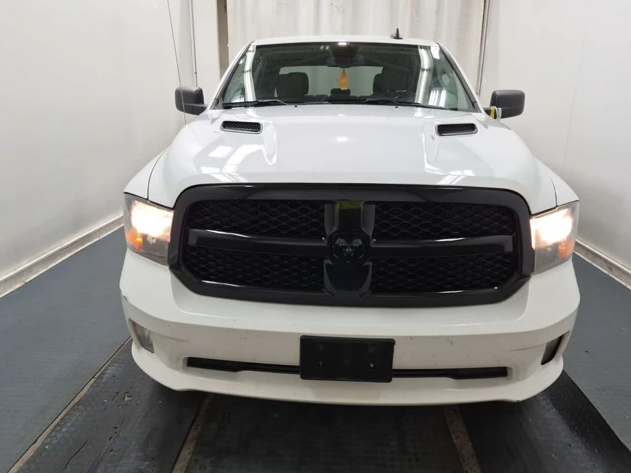 Dodge RAM 1500 * EXPRESS CREW CAB SHORT BED * CARFAX *  | Mobile.bg � ����������� 17
