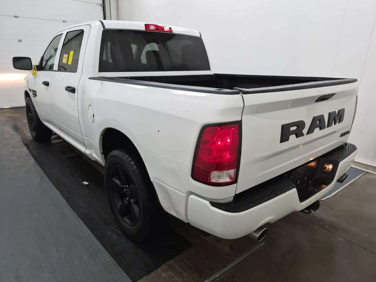 Dodge RAM 1500 * EXPRESS CREW CAB SHORT BED * CARFAX *  | Mobile.bg � ����������� 4