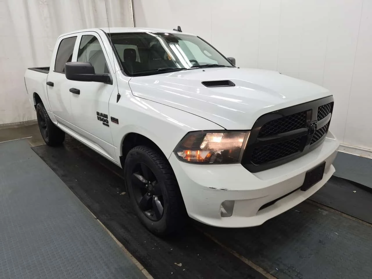 Dodge RAM 1500 * EXPRESS CREW CAB SHORT BED * CARFAX *  | Mobile.bg � ����������� 2
