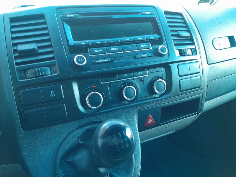 VW T5, снимка 8 - Бусове и автобуси - 52869522