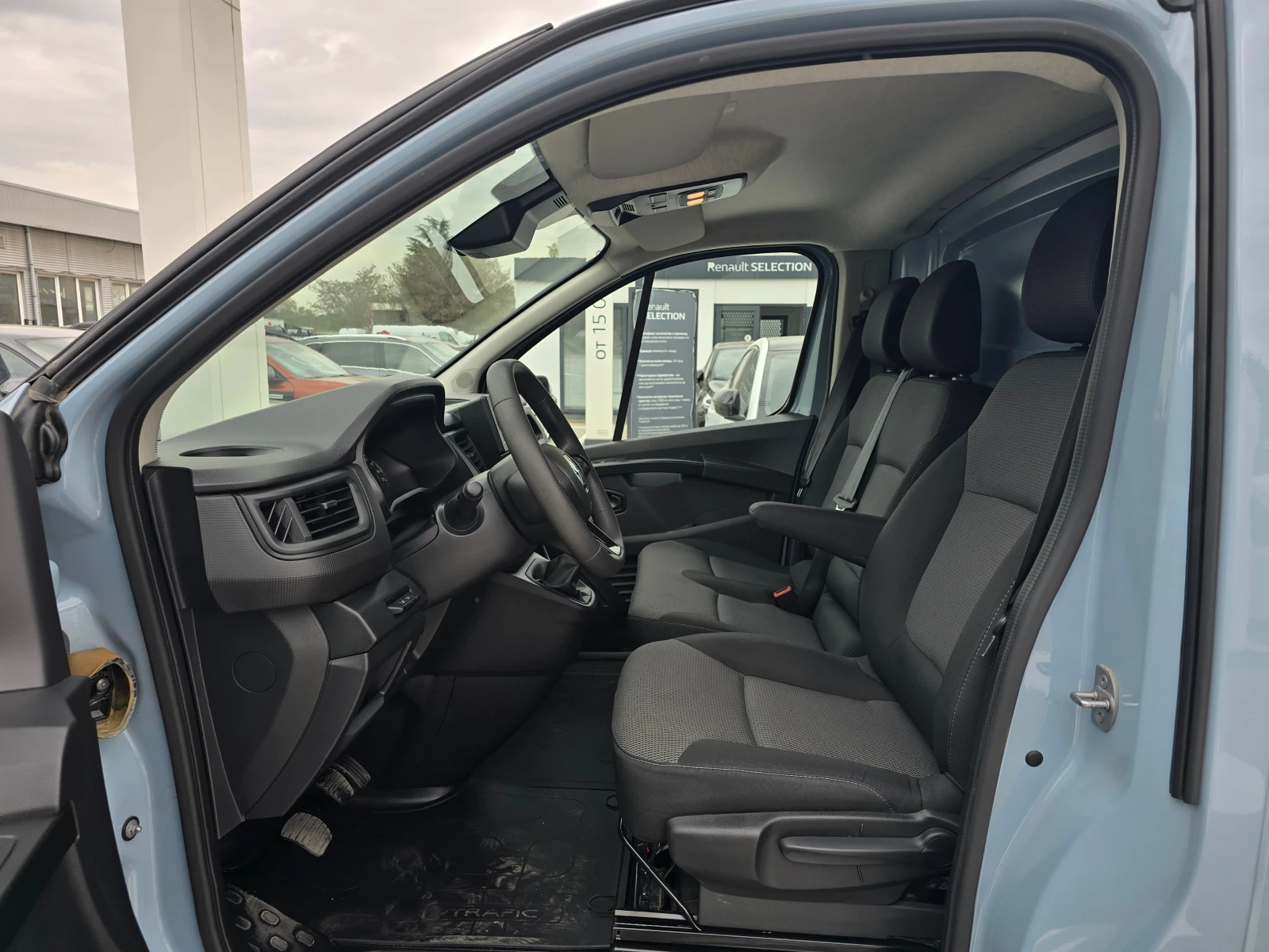 Renault Trafic 2.0 dCi L2H1, снимка 7 - Бусове и автобуси - 54661095
