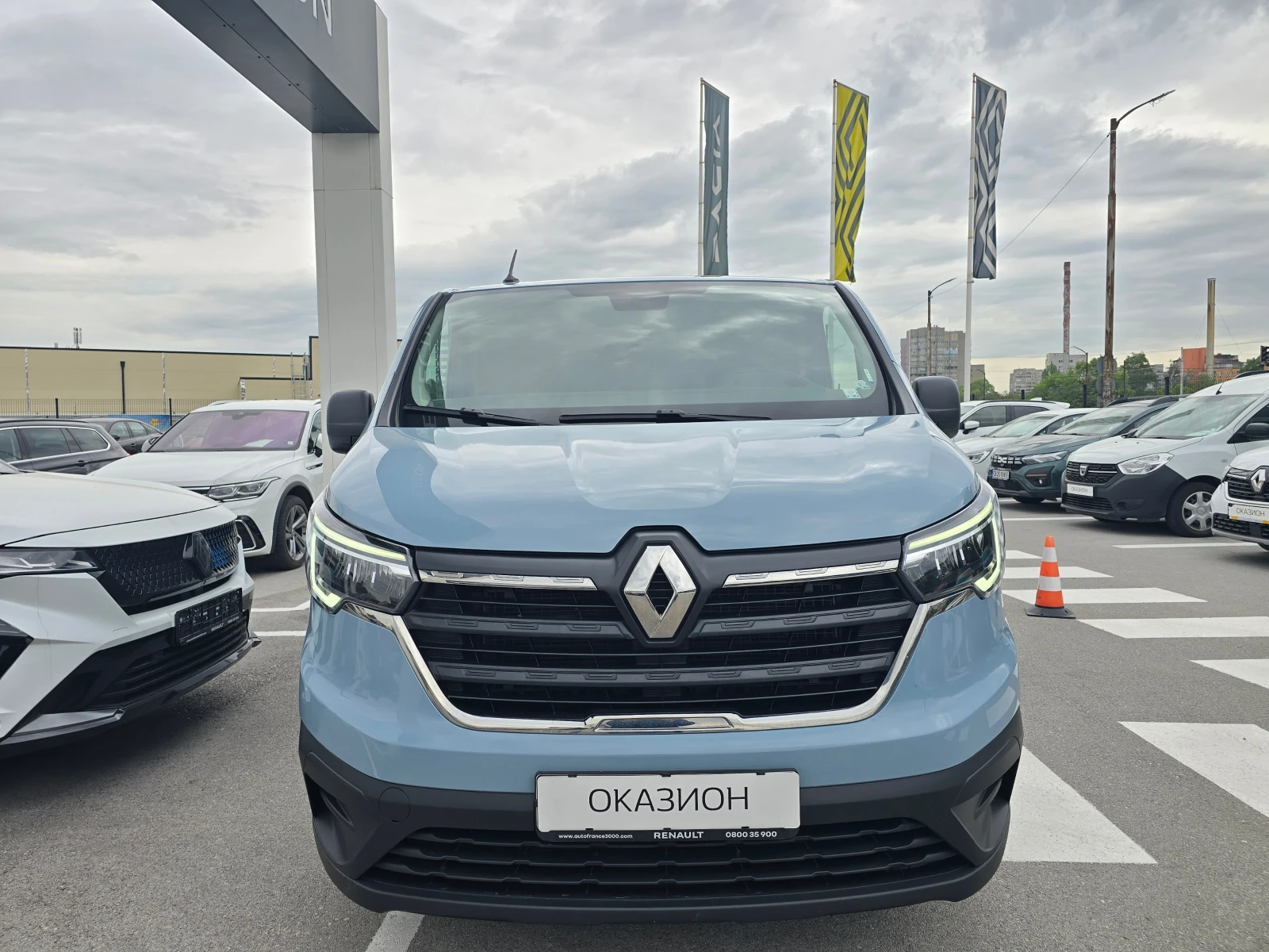 Renault Trafic 2.0 dCi L2H1, снимка 2 - Бусове и автобуси - 54661095