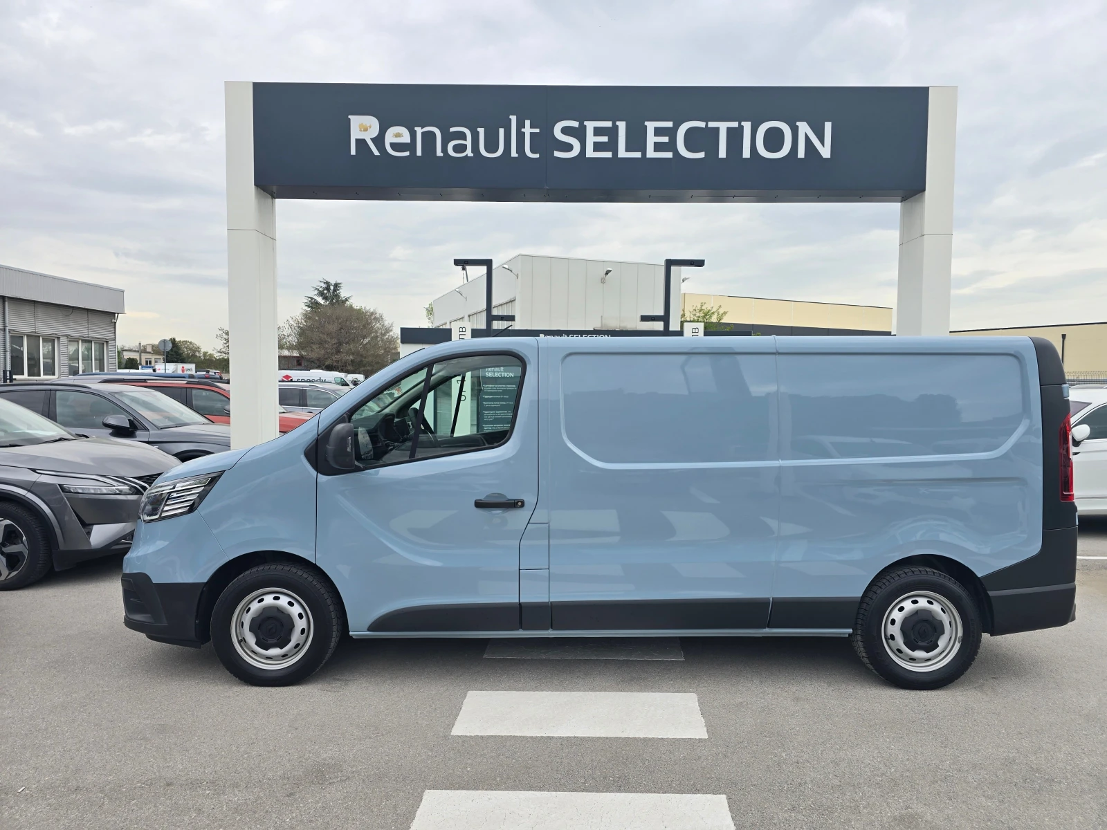 Renault Trafic 2.0 dCi L2H1, снимка 3 - Бусове и автобуси - 54661095