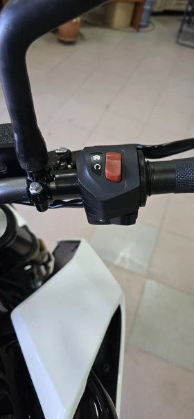 Ktm Duke 125 ABS-TCS ! Лизинг !, снимка 9