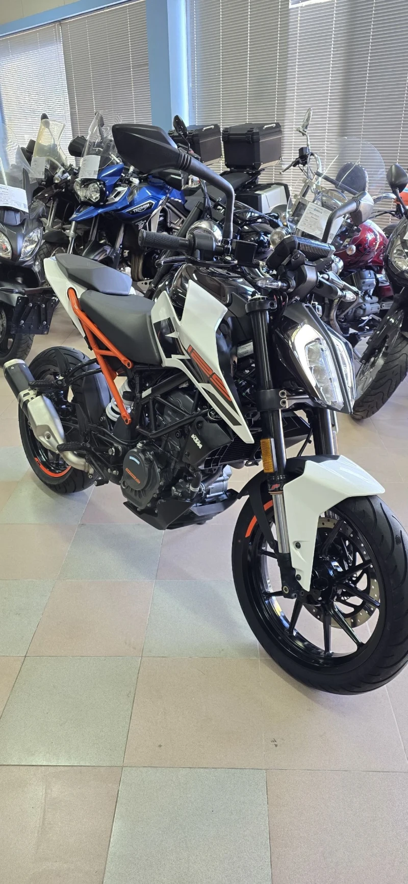 Ktm Duke 125 ABS-TCS ! Лизинг !, снимка 3 - Мотоциклети и мототехника - 52591361