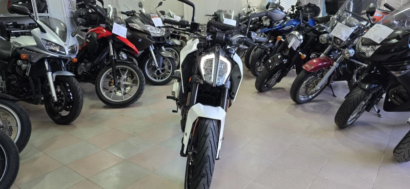 Ktm Duke 125 ABS-TCS ! Лизинг !, снимка 2 - Мотоциклети и мототехника - 52591361