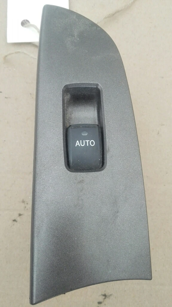 Копче ел стъкло задно дясно Лексус ИС220