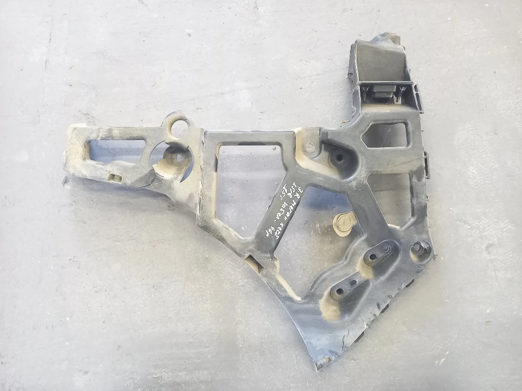 Водач задна броня десен Рено Меган (к)