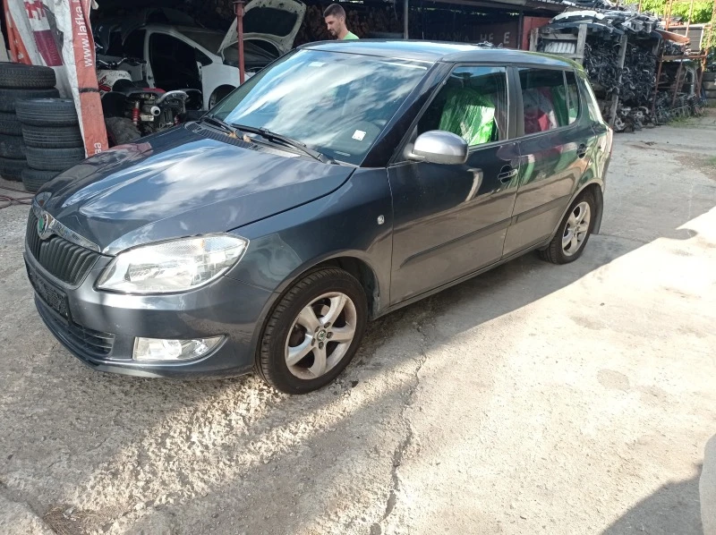 Skoda Fabia 1.2, снимка 12 - Автомобили и джипове - 46668167