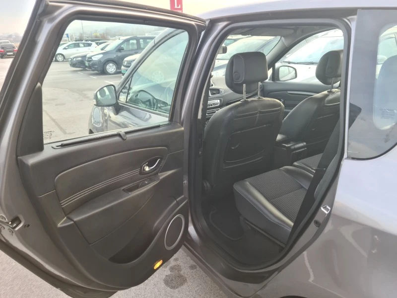 Renault Scenic 1.5dci, снимка 12 - Автомобили и джипове - 46355117