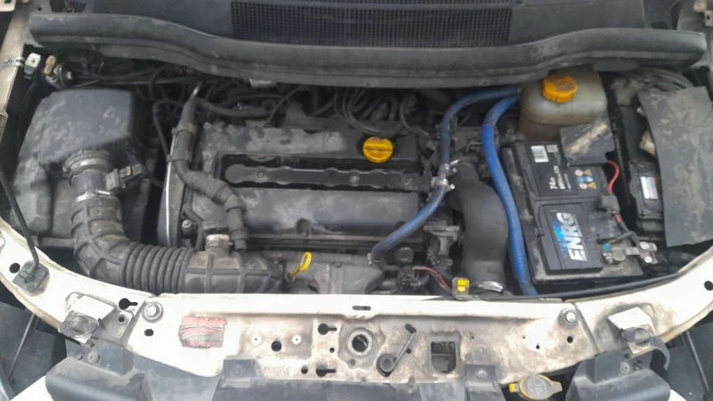 Opel Zafira 1.6, снимка 2 - Автомобили и джипове - 47844574