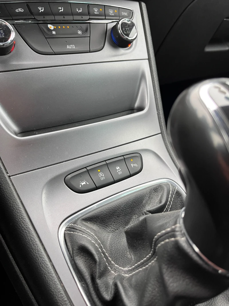 Opel Astra, снимка 9 - Автомобили и джипове - 53304227