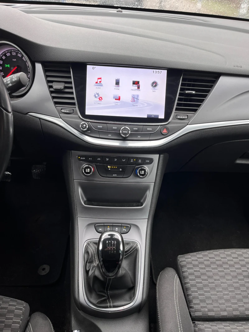 Opel Astra, снимка 8 - Автомобили и джипове - 53304227