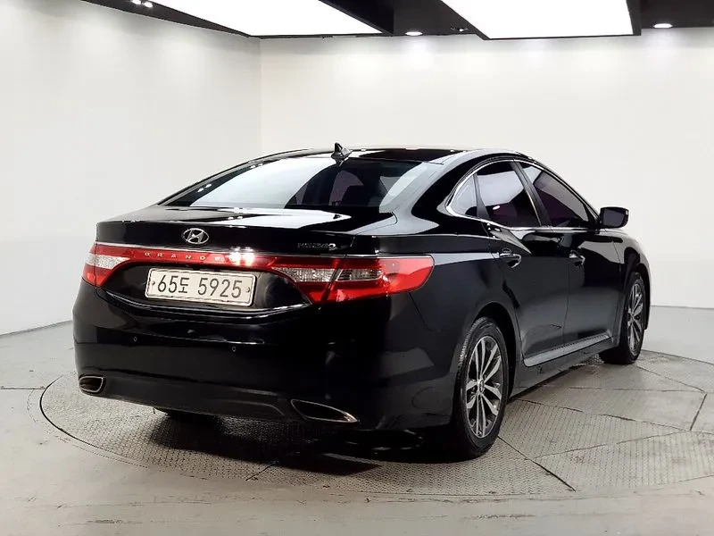 Hyundai Grandeur 2.4, снимка 4 - Автомобили и джипове - 54626061