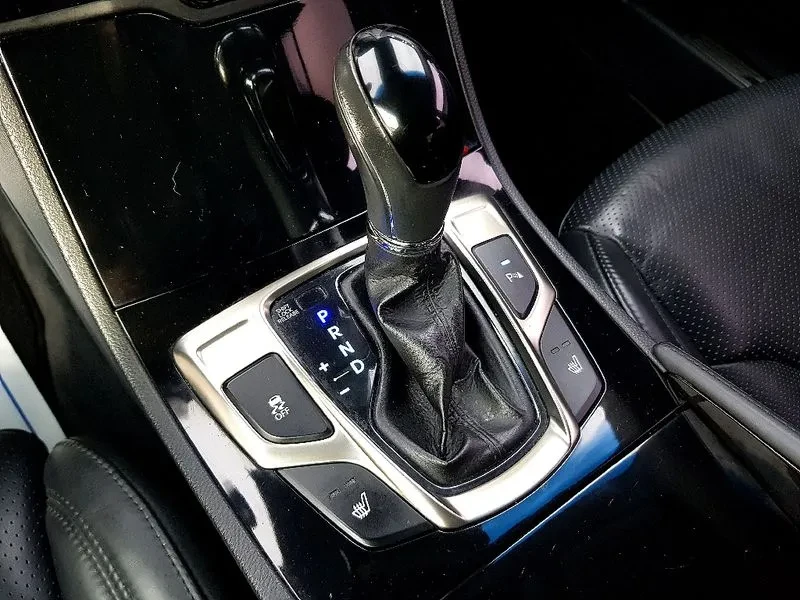 Hyundai Grandeur 2.4, снимка 13 - Автомобили и джипове - 54626061