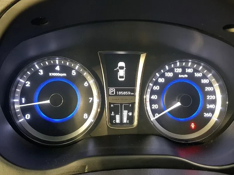 Hyundai Grandeur 2.4, снимка 7 - Автомобили и джипове - 54626061
