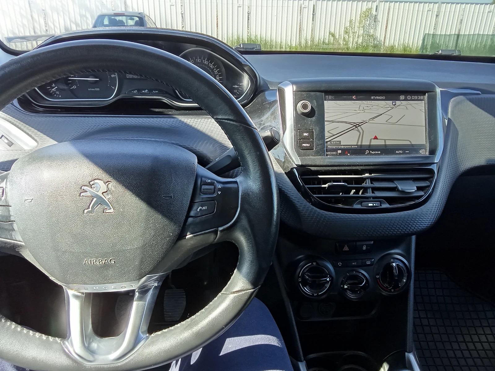 Peugeot 2008 1.2 82hp 2018 - изображение 10